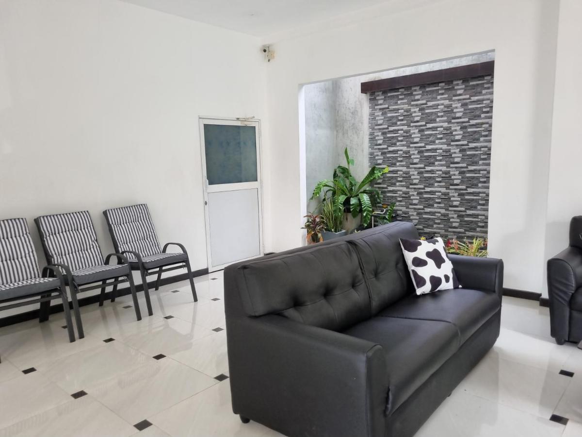 Vidushi Home Minuwangoda Exteriör bild