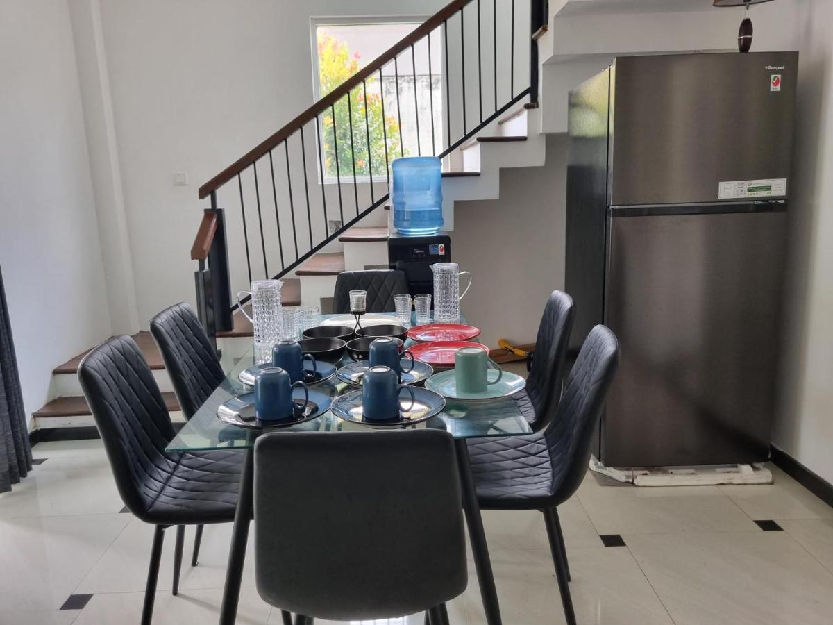 Vidushi Home Minuwangoda Exteriör bild