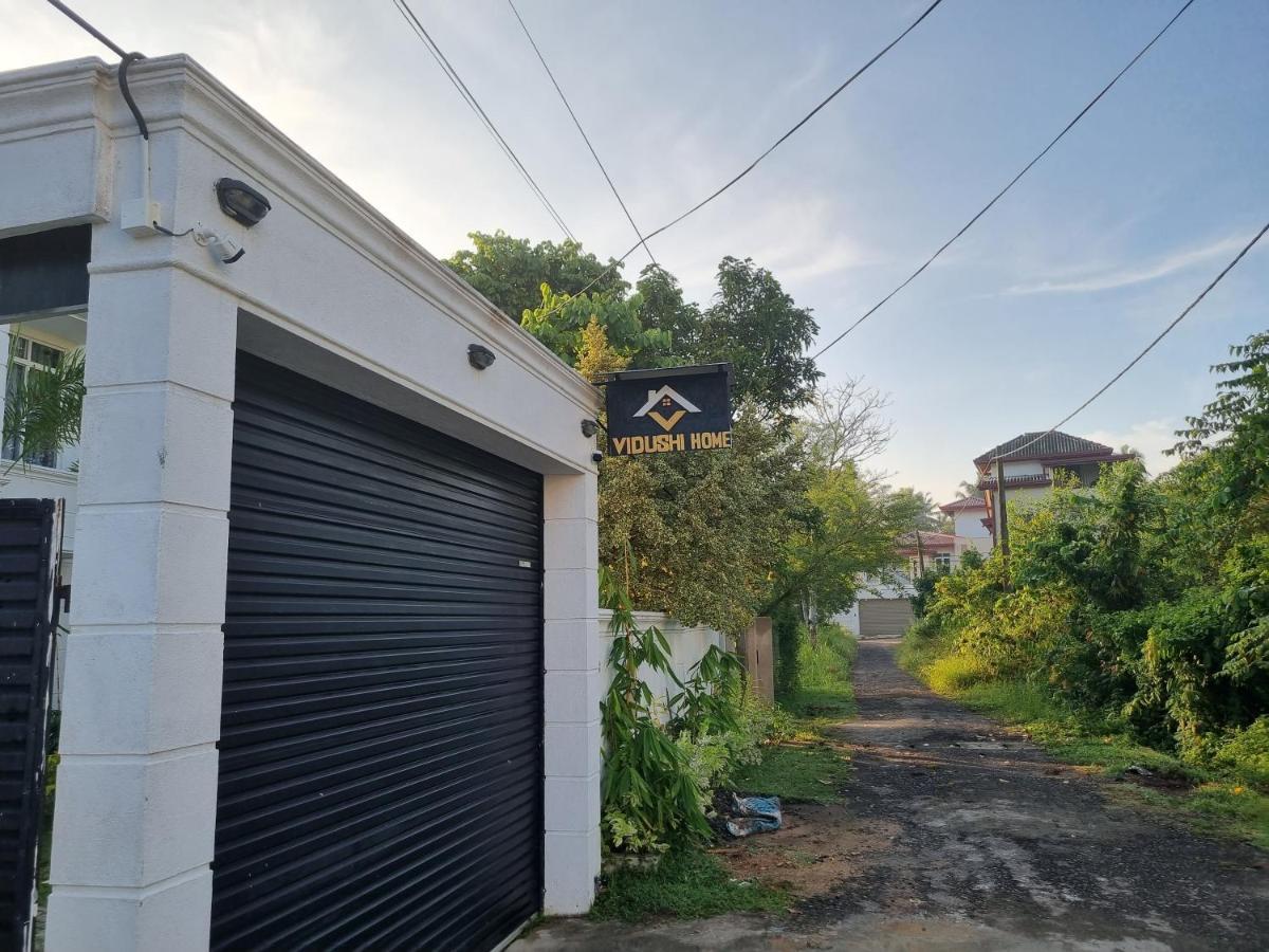 Vidushi Home Minuwangoda Exteriör bild