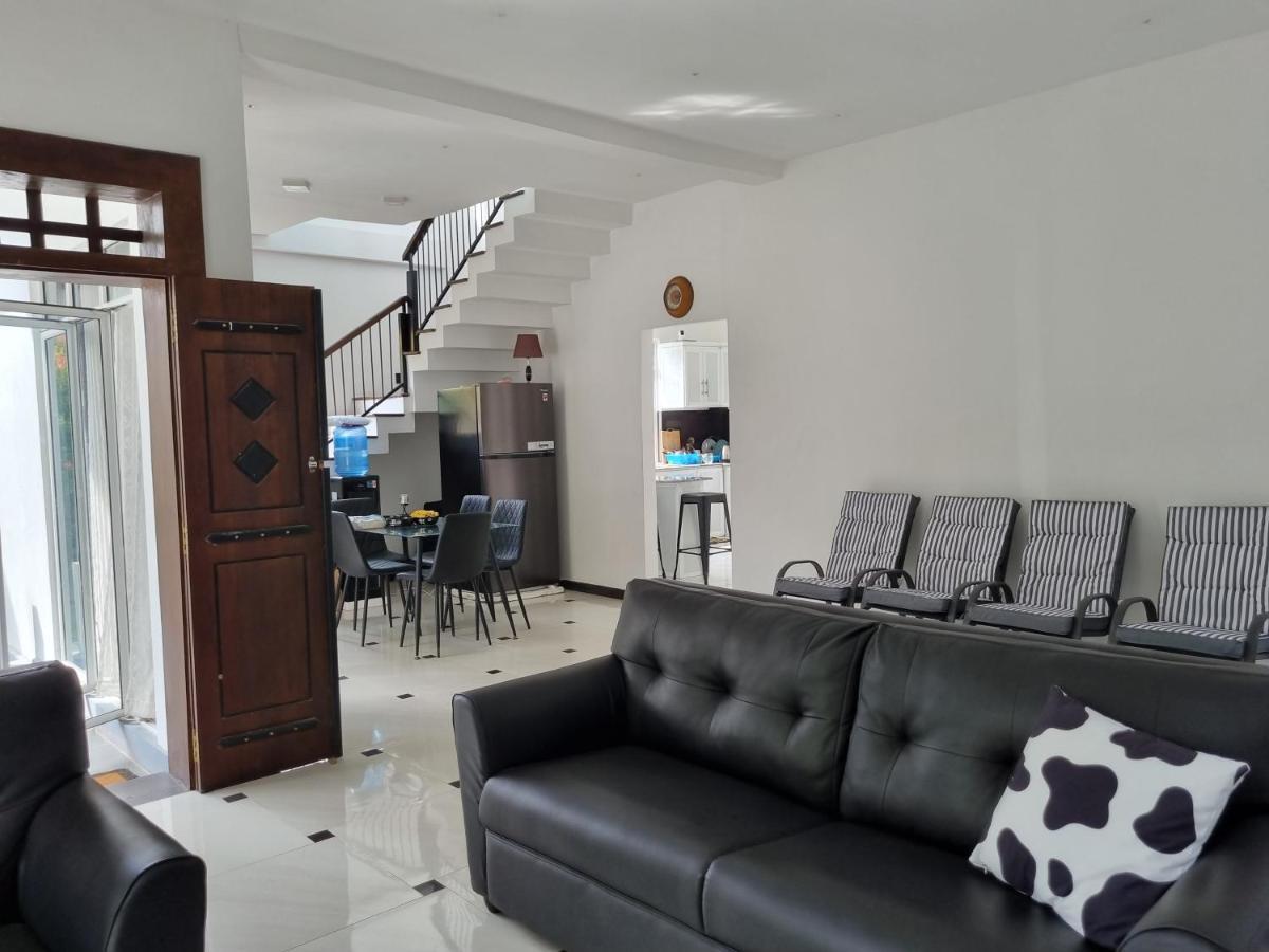 Vidushi Home Minuwangoda Exteriör bild